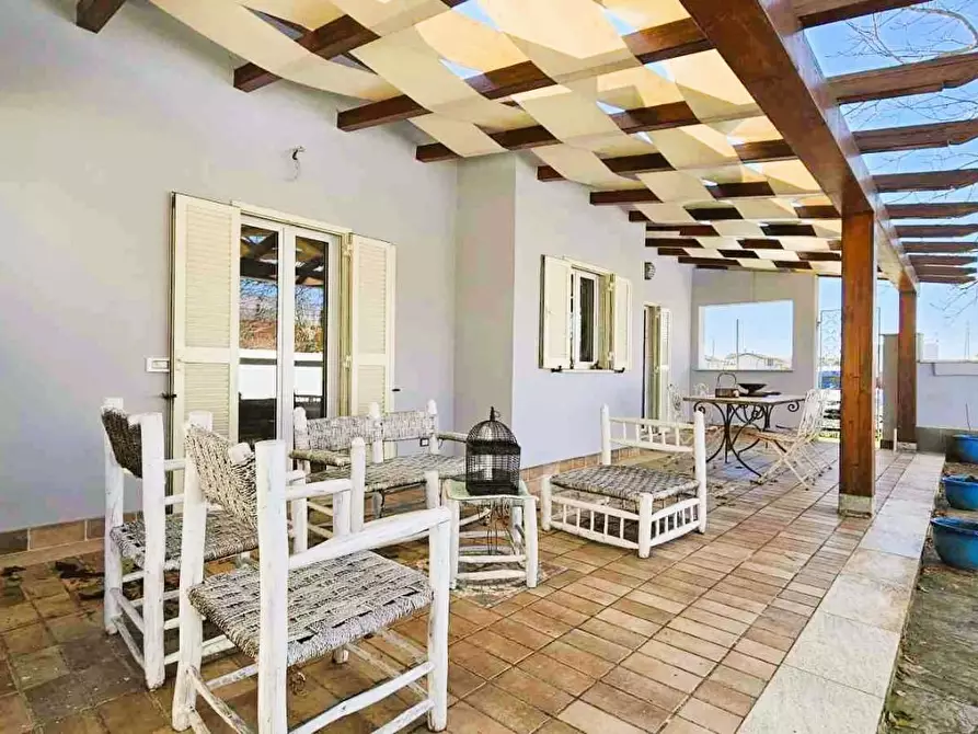 Immagine 1 di Villa in vendita  a Massa