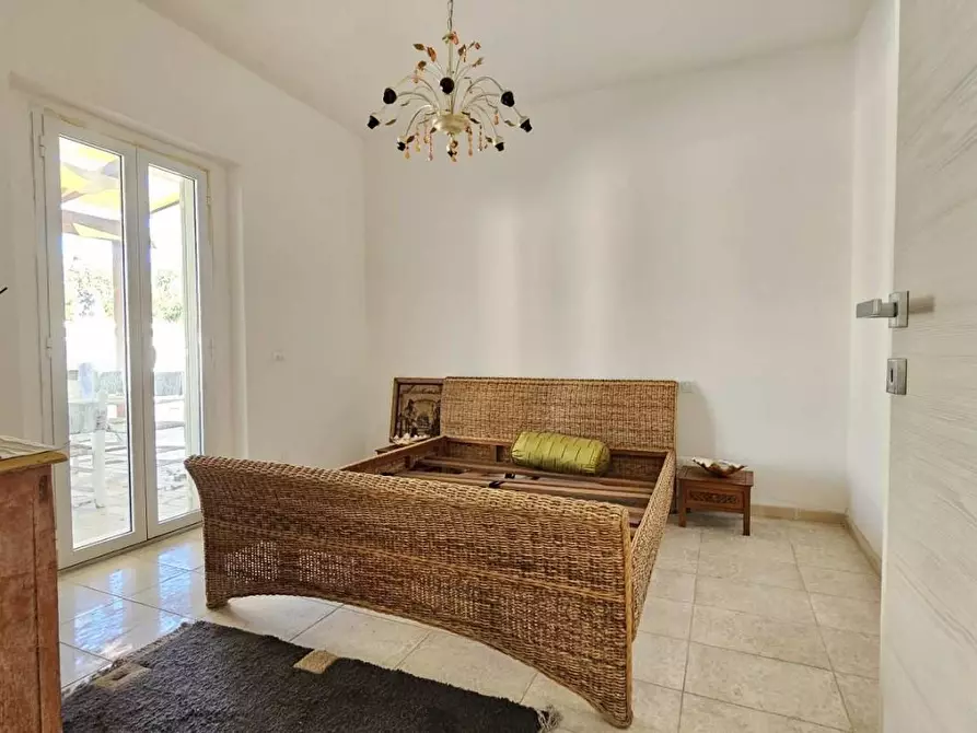 Immagine 10 di Villa in vendita  a Massa