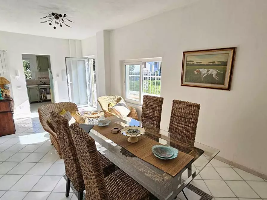 Immagine 4 di Villa in vendita  a Massa