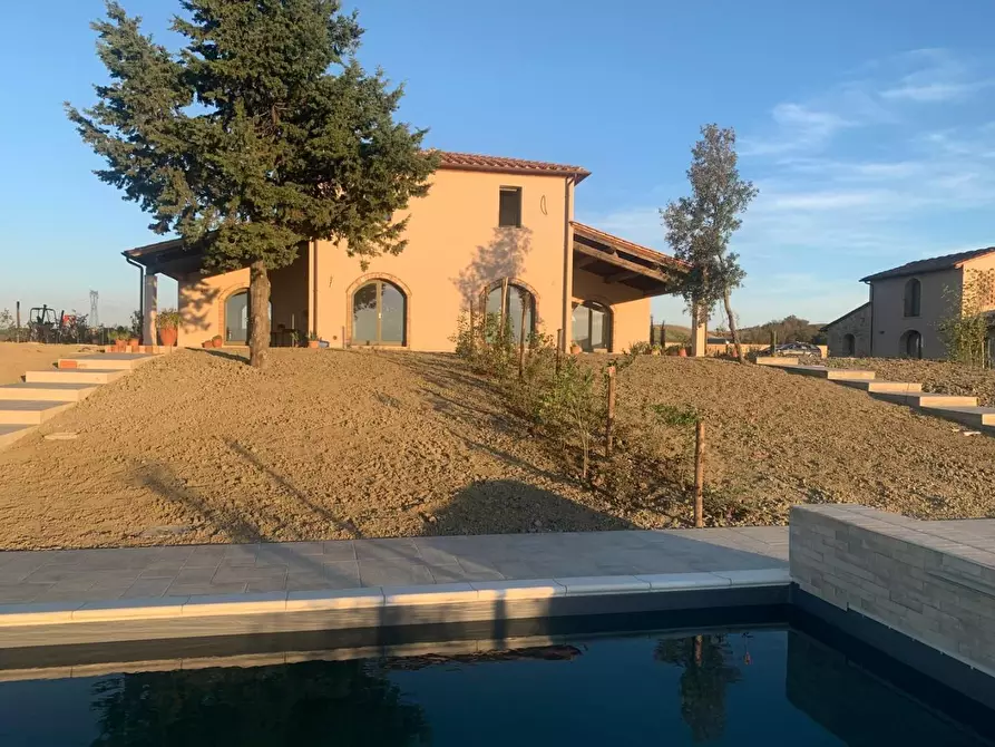 Immagine 2 di Villa in vendita  a Lajatico