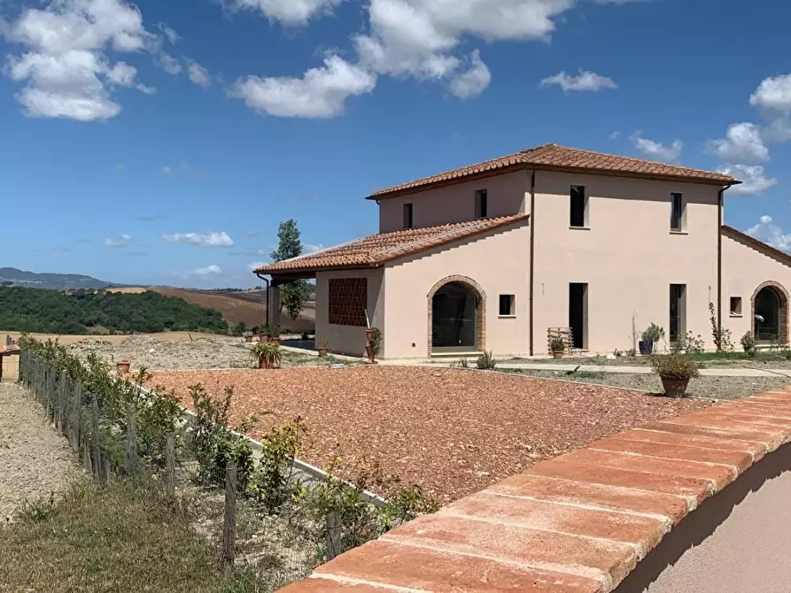 Immagine 9 di Villa in vendita  a Lajatico