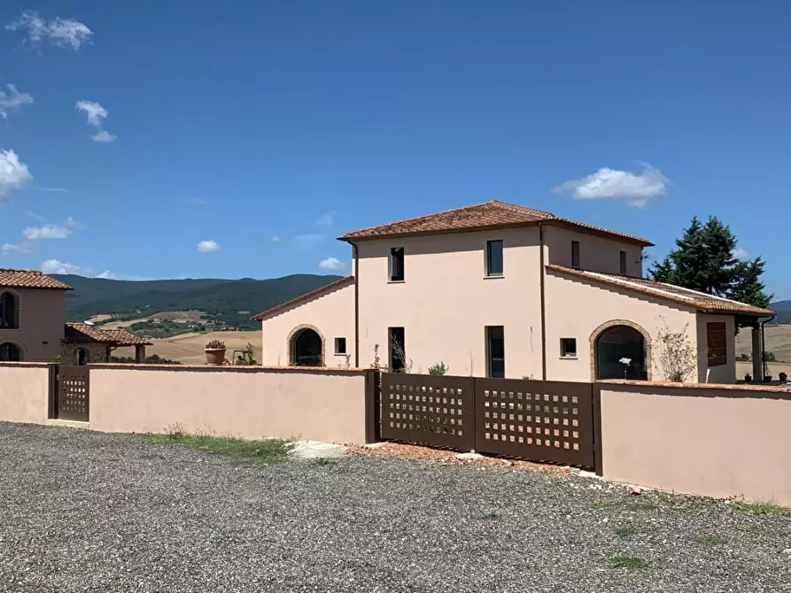 Immagine 4 di Villa in vendita  a Lajatico