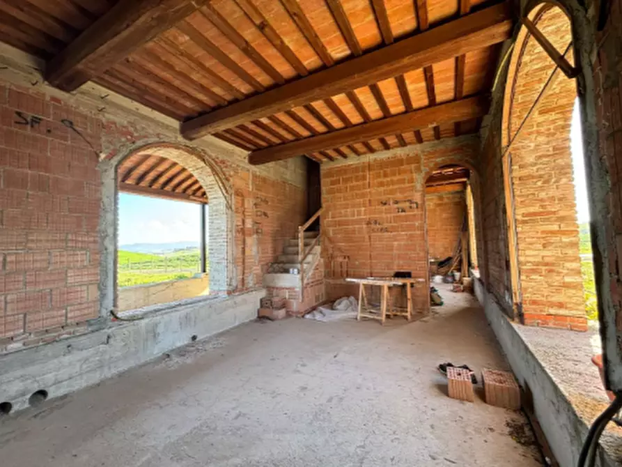 Immagine 11 di Villa in vendita  a Lajatico