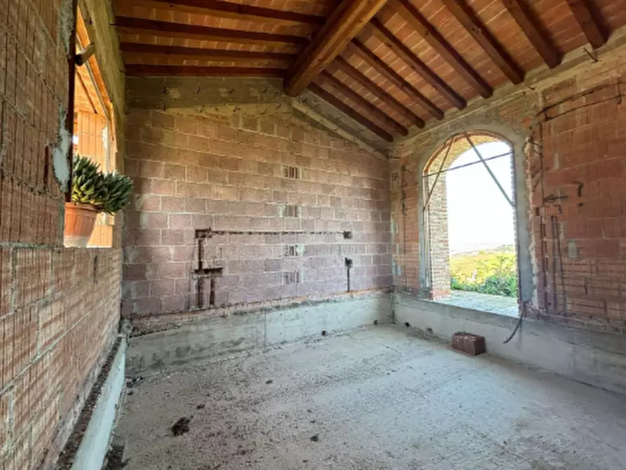 Immagine 8 di Villa in vendita  a Lajatico