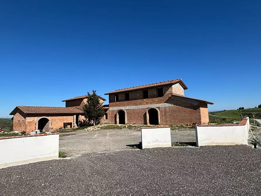 Immagine 1 di Villa in vendita  a Lajatico