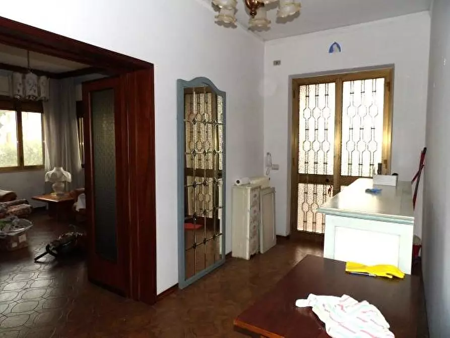 Immagine 3 di Villa in vendita  a Capannori