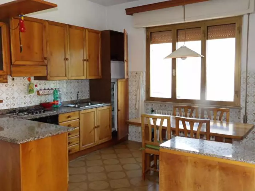 Immagine 35 di Villa in vendita  a Capannori