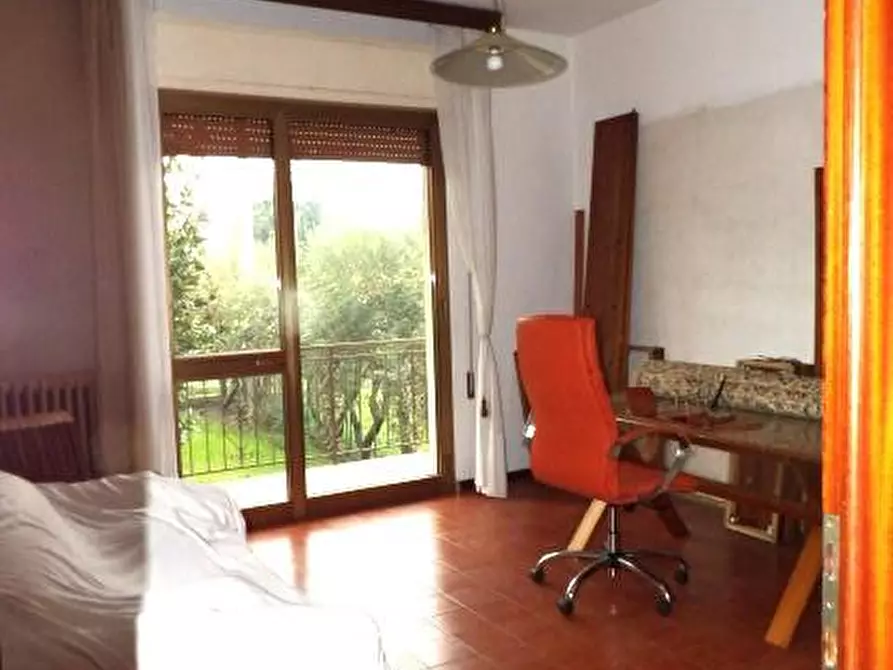 Immagine 8 di Villa in vendita  a Capannori