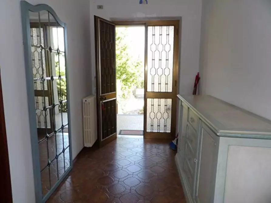 Immagine 38 di Villa in vendita  a Capannori