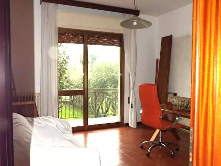 Immagine 7 di Villa in vendita  a Capannori