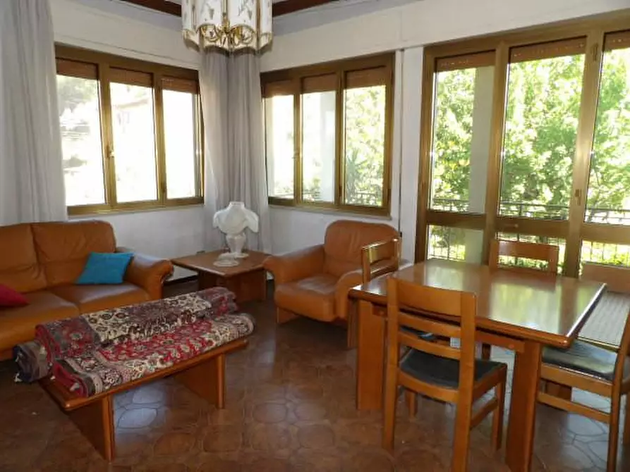 Immagine 39 di Villa in vendita  a Capannori