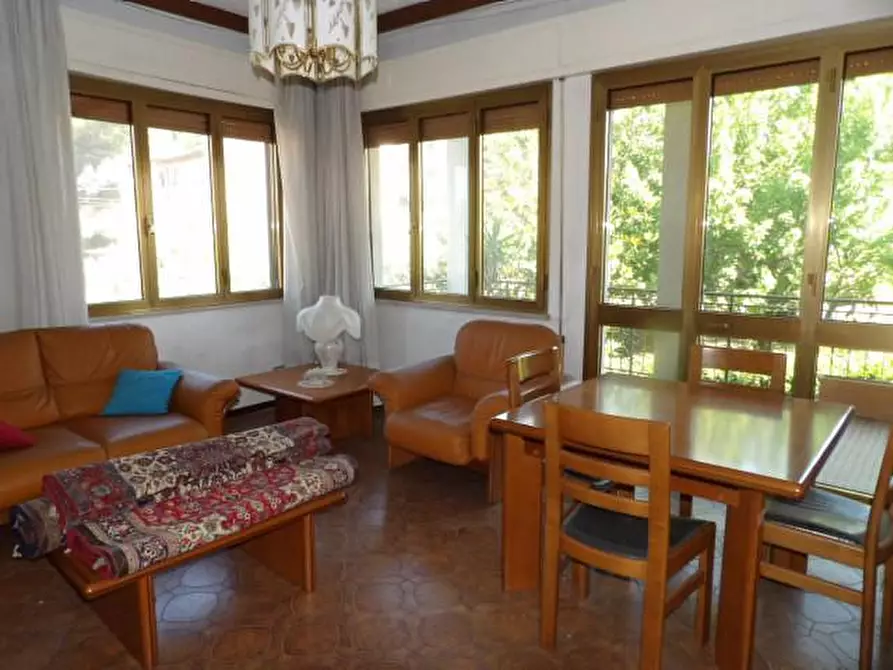 Immagine 40 di Villa in vendita  a Capannori