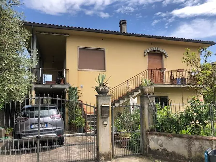 Immagine 16 di Villa in vendita  a Capannori