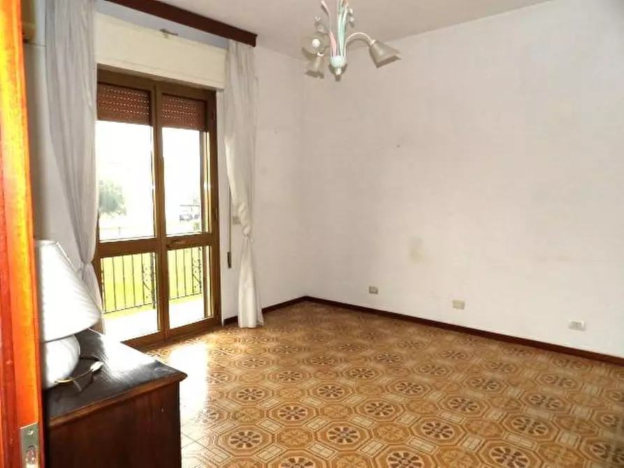 Immagine 5 di Villa in vendita  a Capannori