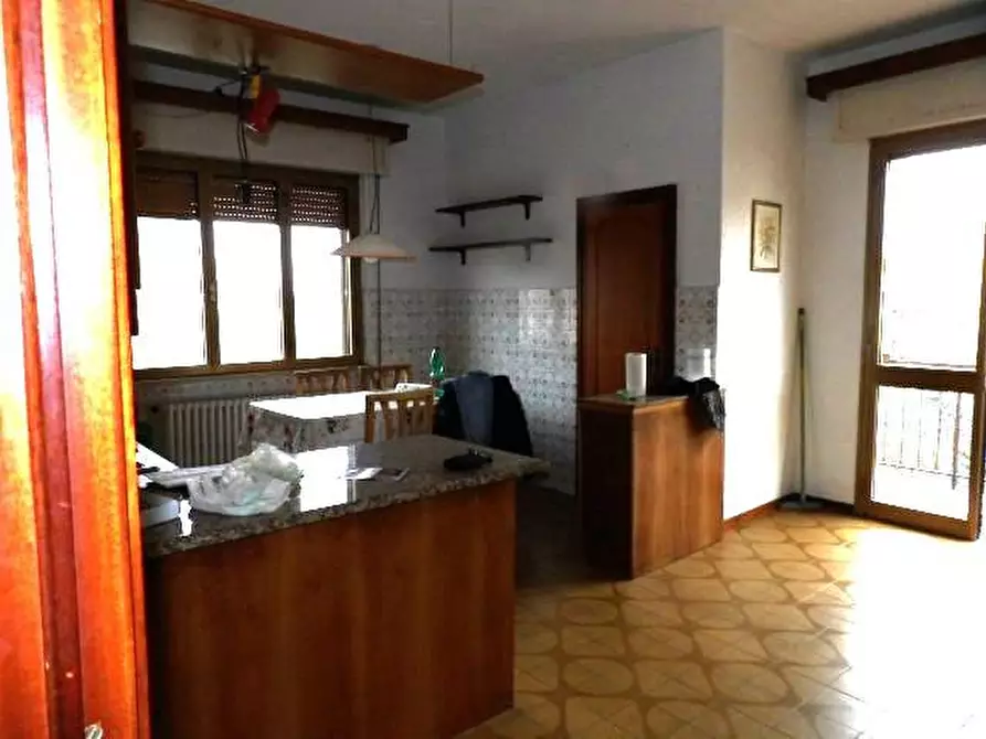 Immagine 2 di Villa in vendita  a Capannori