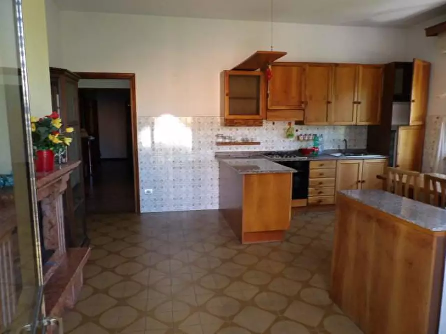 Immagine 36 di Villa in vendita  a Capannori