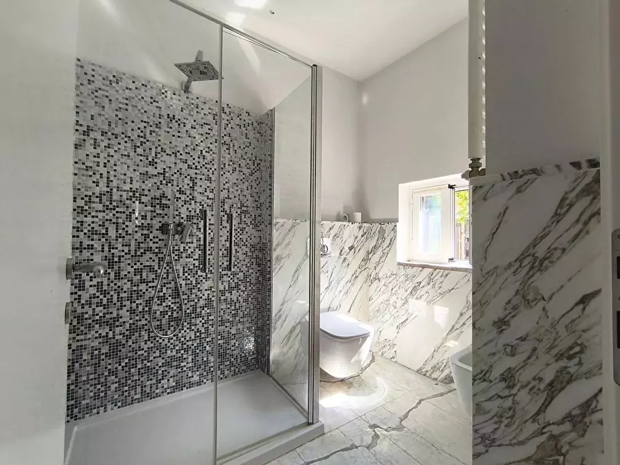 Immagine 8 di Casa semindipendente in vendita  a Carrara