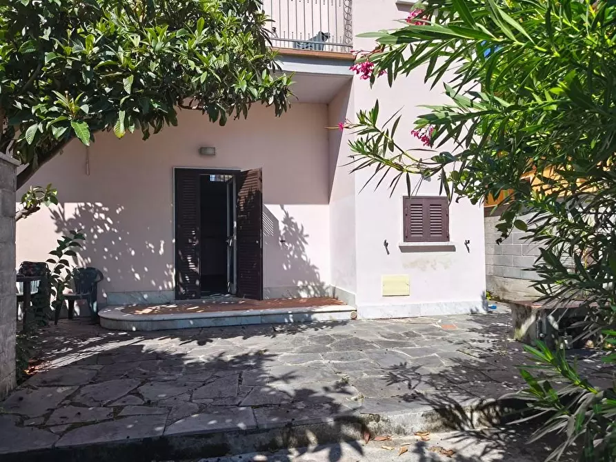 Immagine 38 di Casa semindipendente in vendita  a Carrara