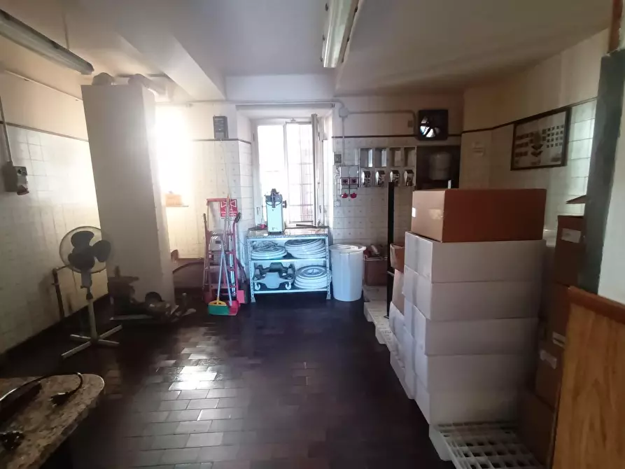 Immagine 22 di Appartamento in vendita  a Lucca