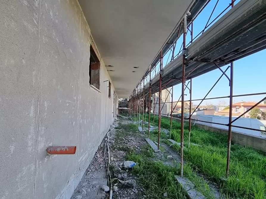 Immagine 21 di Appartamento in vendita  a Collesalvetti