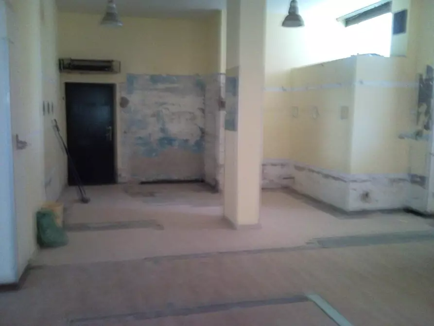 Immagine 6 di Negozio in vendita  a Grosseto