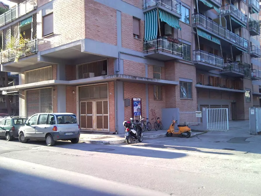 Immagine 2 di Negozio in vendita  a Grosseto