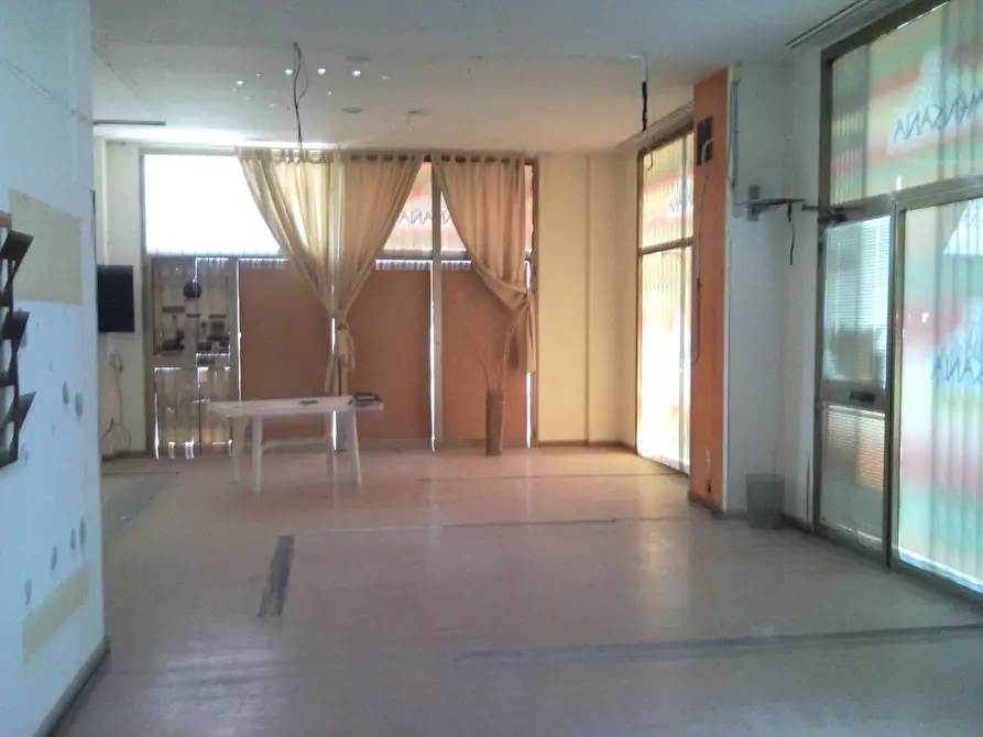 Immagine 5 di Negozio in vendita  a Grosseto