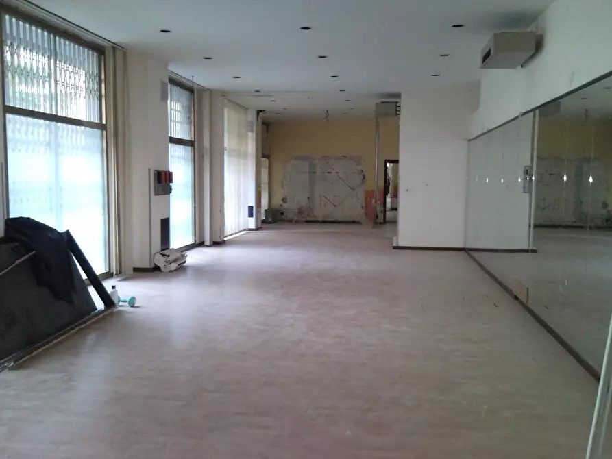 Immagine 1 di Negozio in vendita  a Grosseto