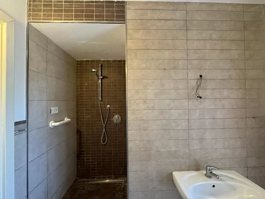 Immagine 29 di Appartamento in vendita  a Empoli