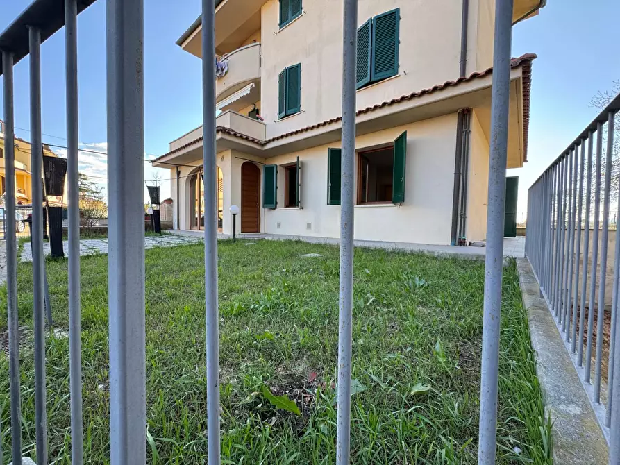 Immagine 11 di Appartamento in vendita  a Empoli