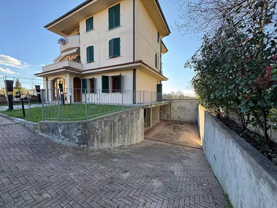 Immagine 10 di Appartamento in vendita  a Empoli