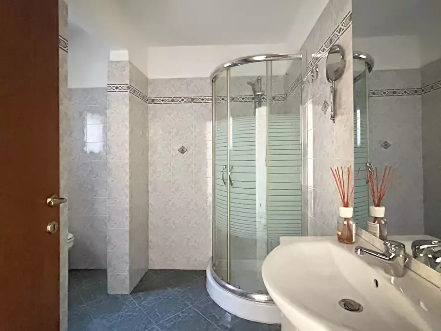 Immagine 16 di Appartamento in vendita  a Livorno