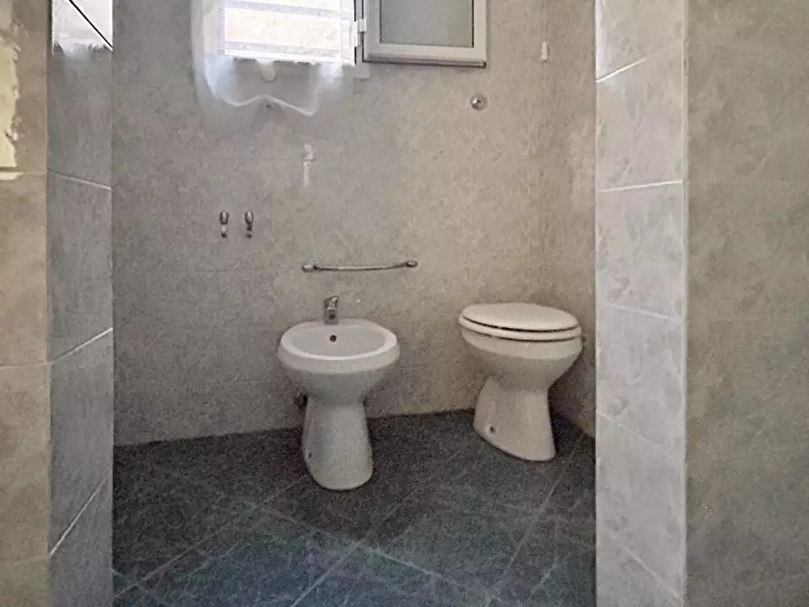 Immagine 17 di Appartamento in vendita  a Livorno