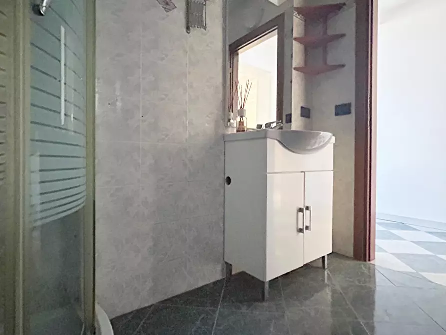 Immagine 18 di Appartamento in vendita  a Livorno