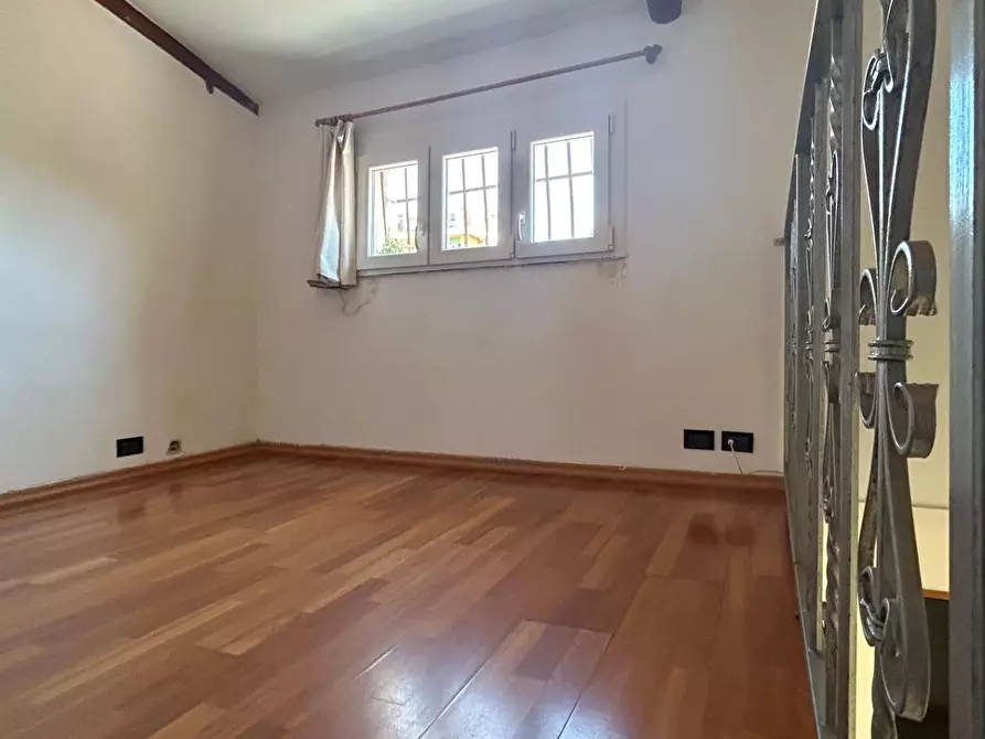 Immagine 10 di Appartamento in vendita  a Livorno