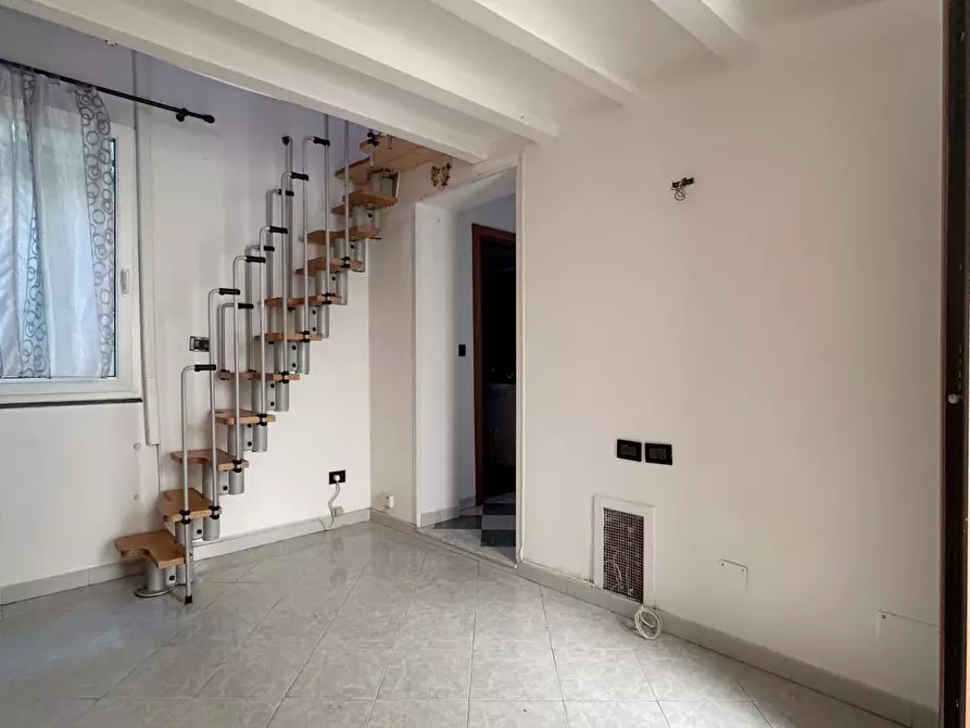 Immagine 8 di Appartamento in vendita  a Livorno