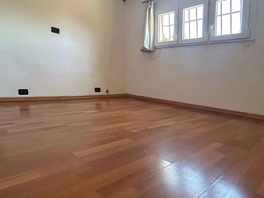 Immagine 11 di Appartamento in vendita  a Livorno