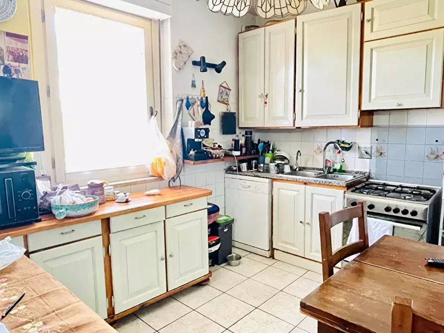 Immagine 2 di Appartamento in vendita  a Siena