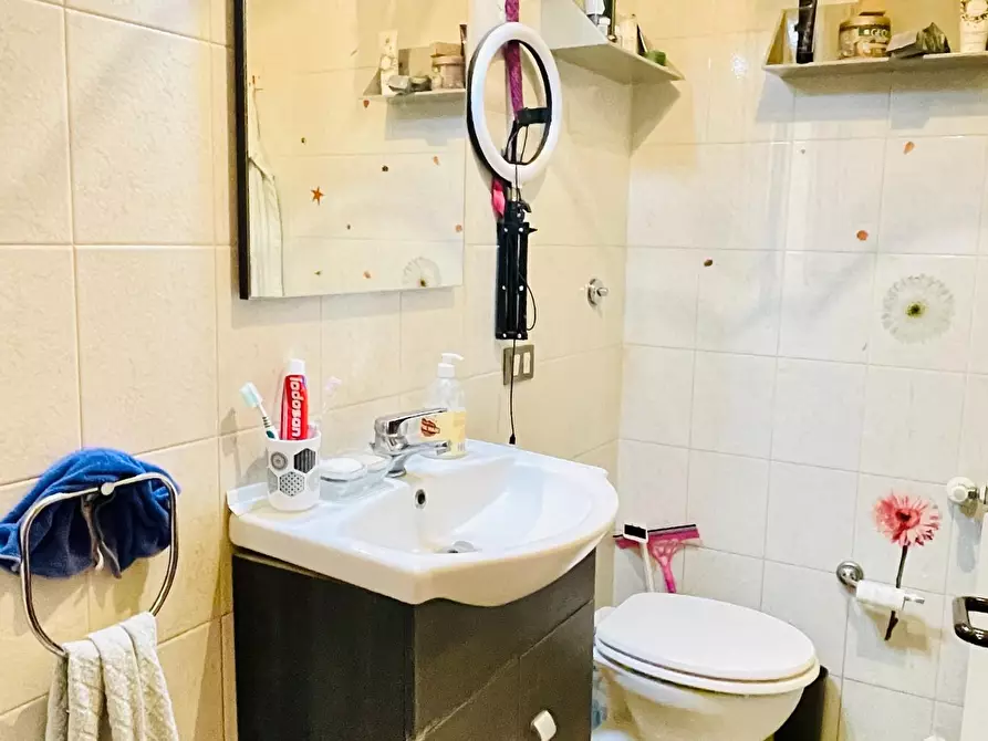 Immagine 17 di Appartamento in vendita  a Siena