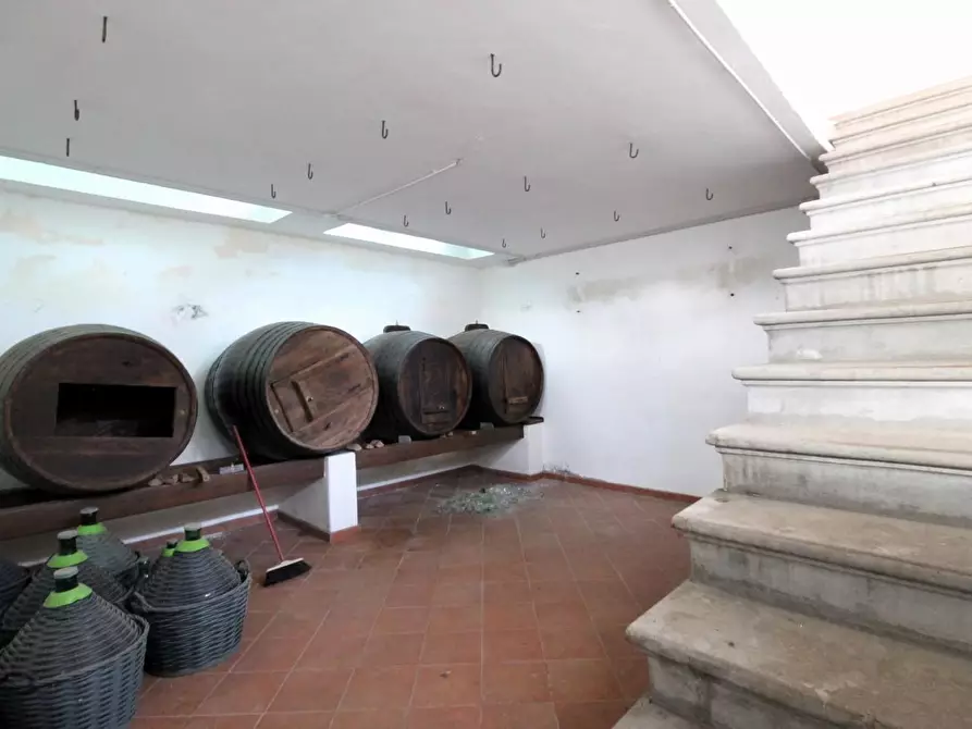 Immagine 36 di Rustico / casale in vendita  a Capannori