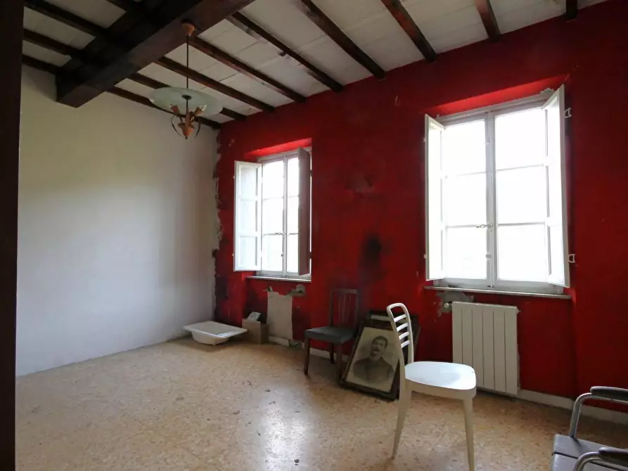 Immagine 28 di Rustico / casale in vendita  a Capannori