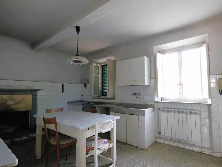 Immagine 24 di Rustico / casale in vendita  a Capannori