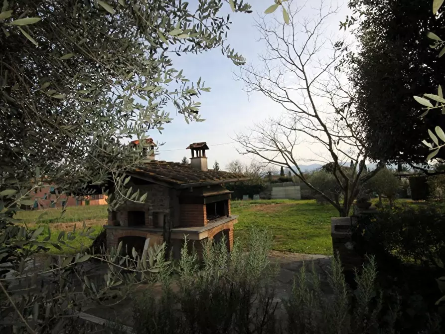 Immagine 10 di Rustico / casale in vendita  a Capannori