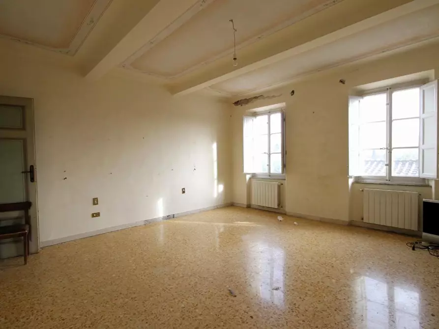 Immagine 29 di Rustico / casale in vendita  a Capannori