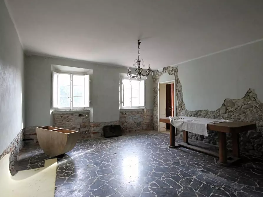 Immagine 25 di Rustico / casale in vendita  a Capannori