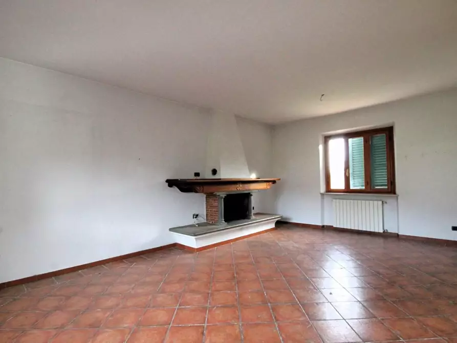 Immagine 11 di Rustico / casale in vendita  a Capannori