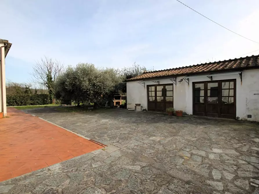 Immagine 9 di Rustico / casale in vendita  a Capannori
