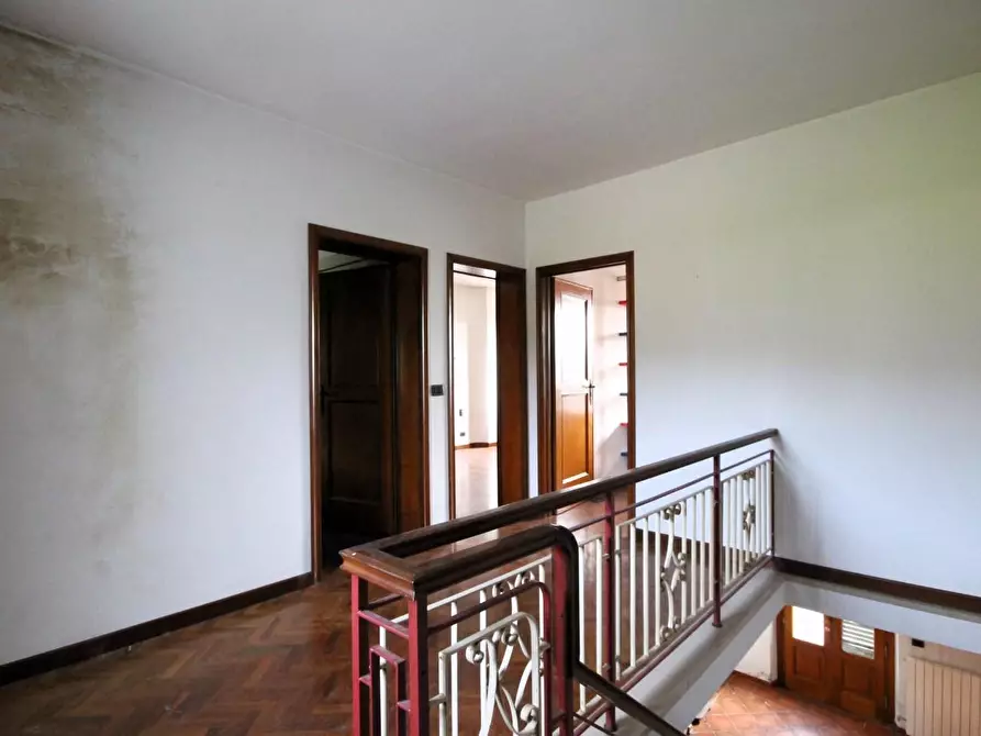 Immagine 18 di Rustico / casale in vendita  a Capannori