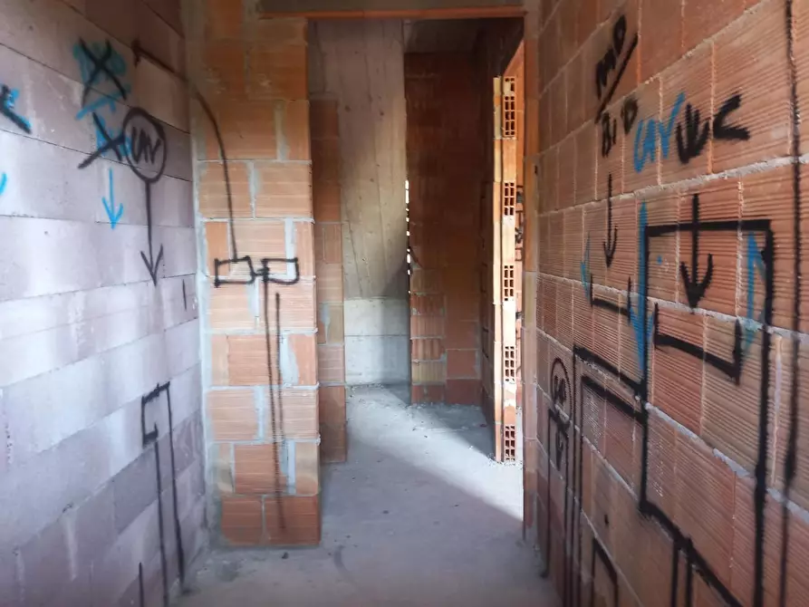 Immagine 11 di Appartamento in vendita  a Pisa