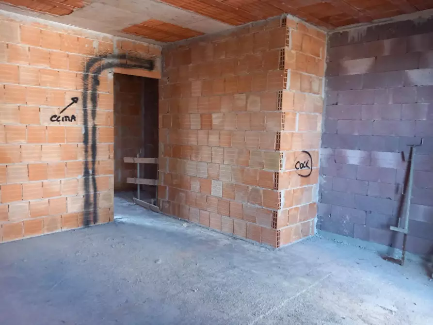 Immagine 13 di Appartamento in vendita  a Pisa